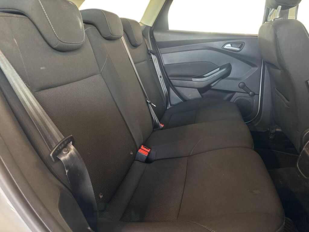 Ford Focus 2016 Valkoinen