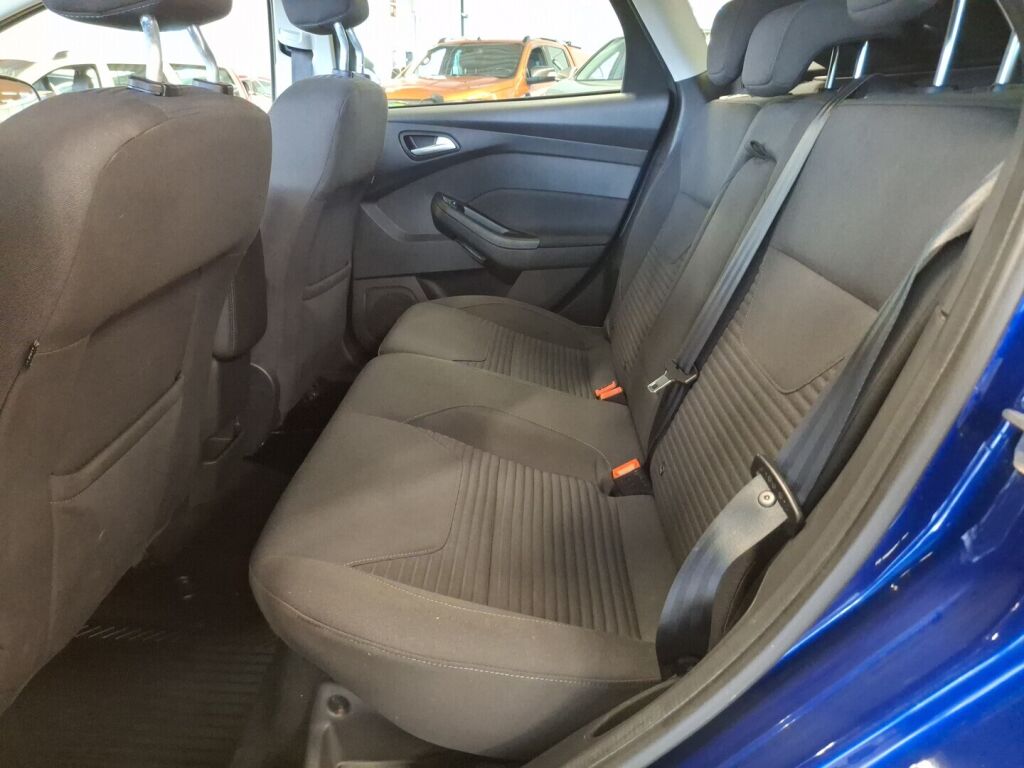 Ford Focus 2016 Sininen