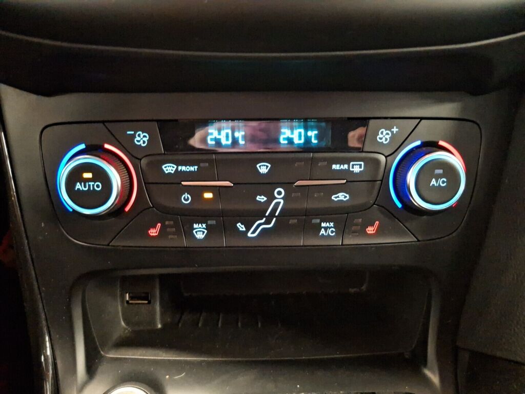 Ford Focus 2016 Sininen