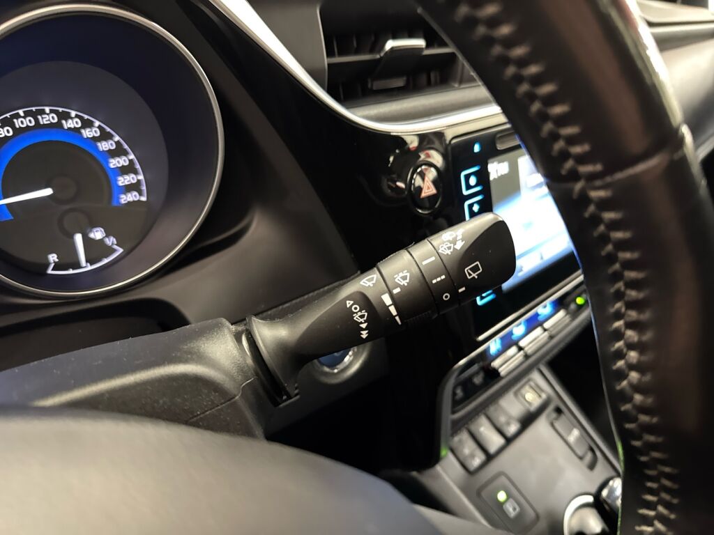 Toyota Auris 2016 Musta