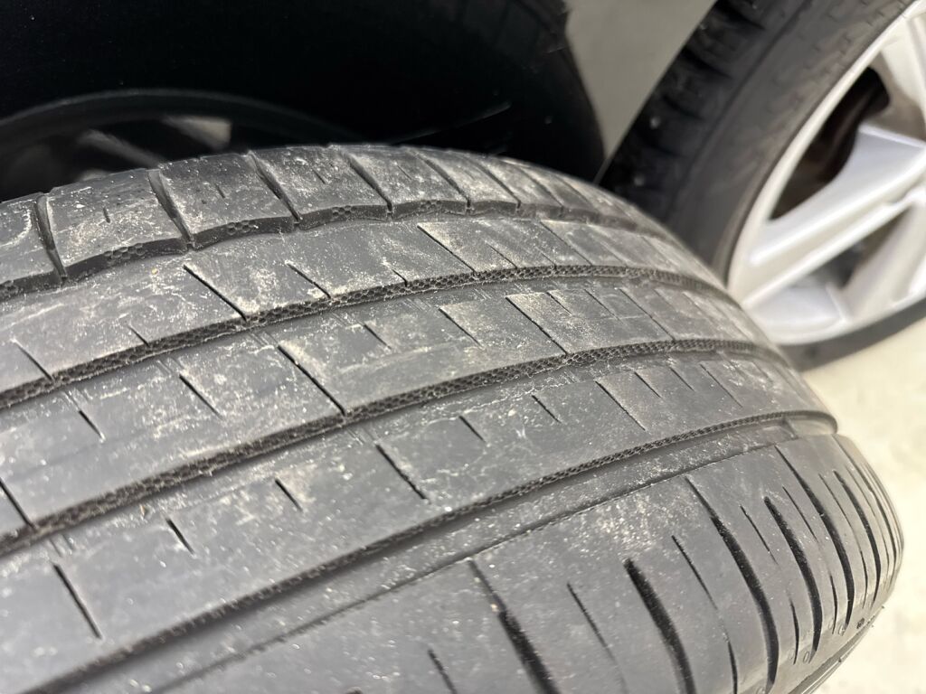 Toyota Auris 2016 Musta