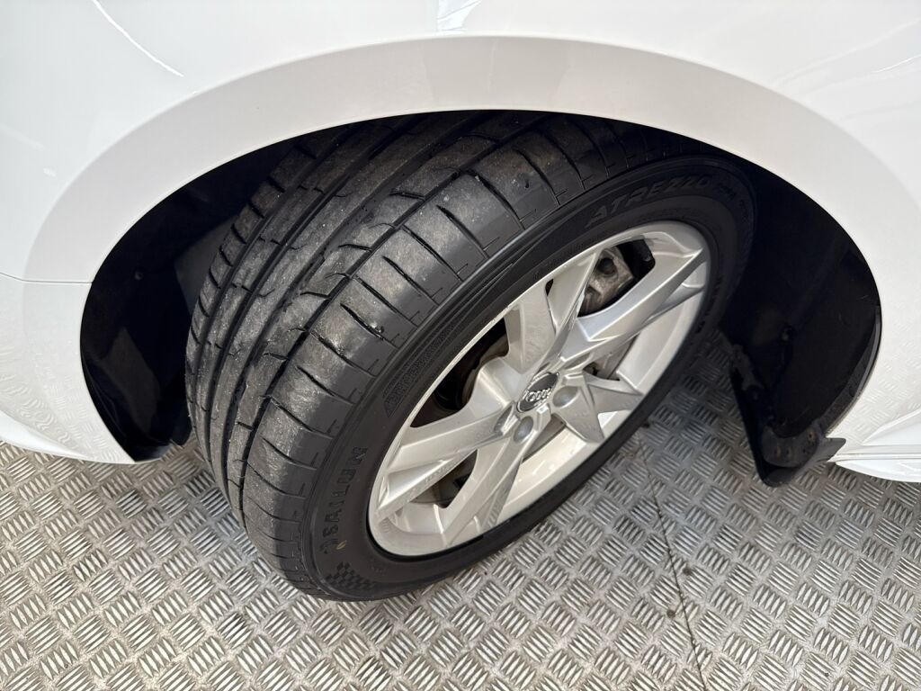 Audi A4 2016 Valkoinen