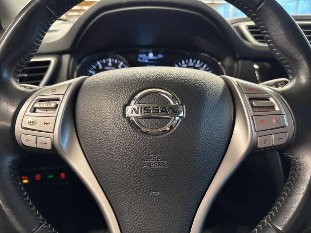 Nissan Qashqai 2016 Metallinhohto Hopea