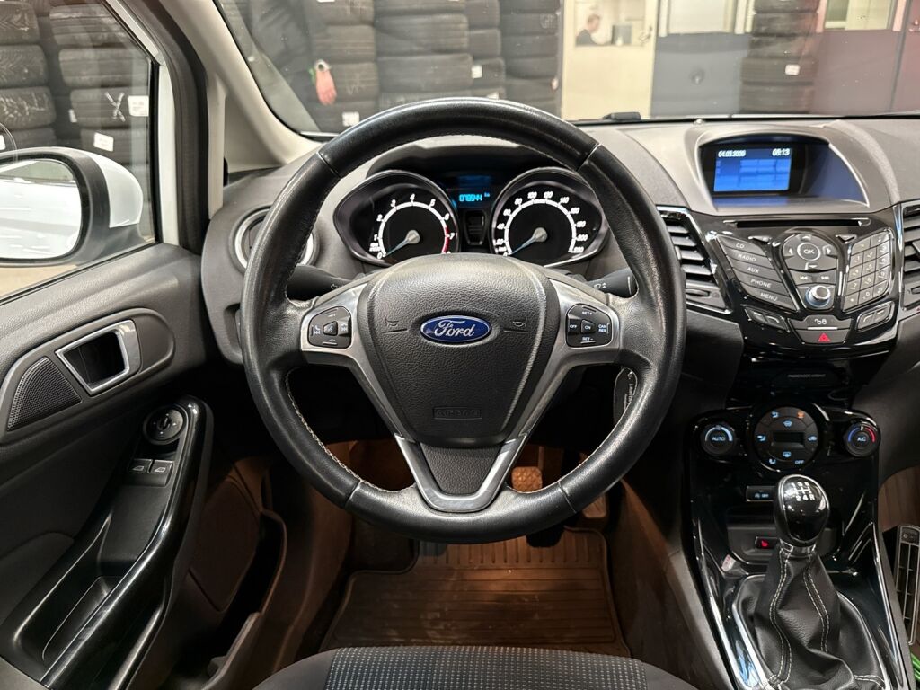Ford Fiesta 2017 Valkoinen