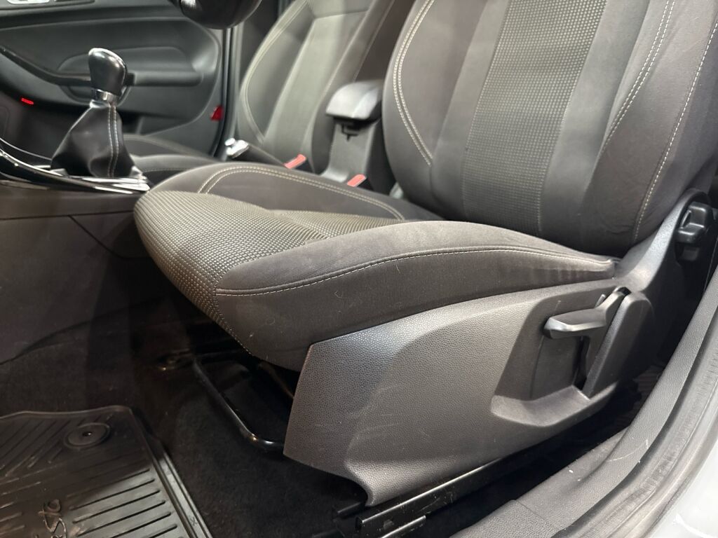 Ford Fiesta 2017 Valkoinen