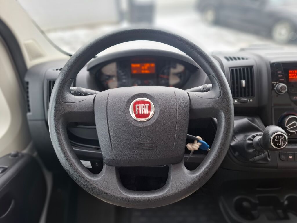 Eura mobil One 690 HB 2015 Valkoinen