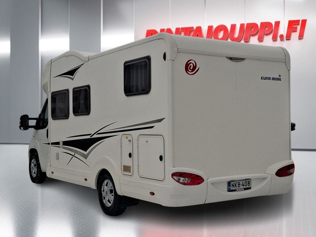 Eura mobil One 690 HB 2015 Valkoinen