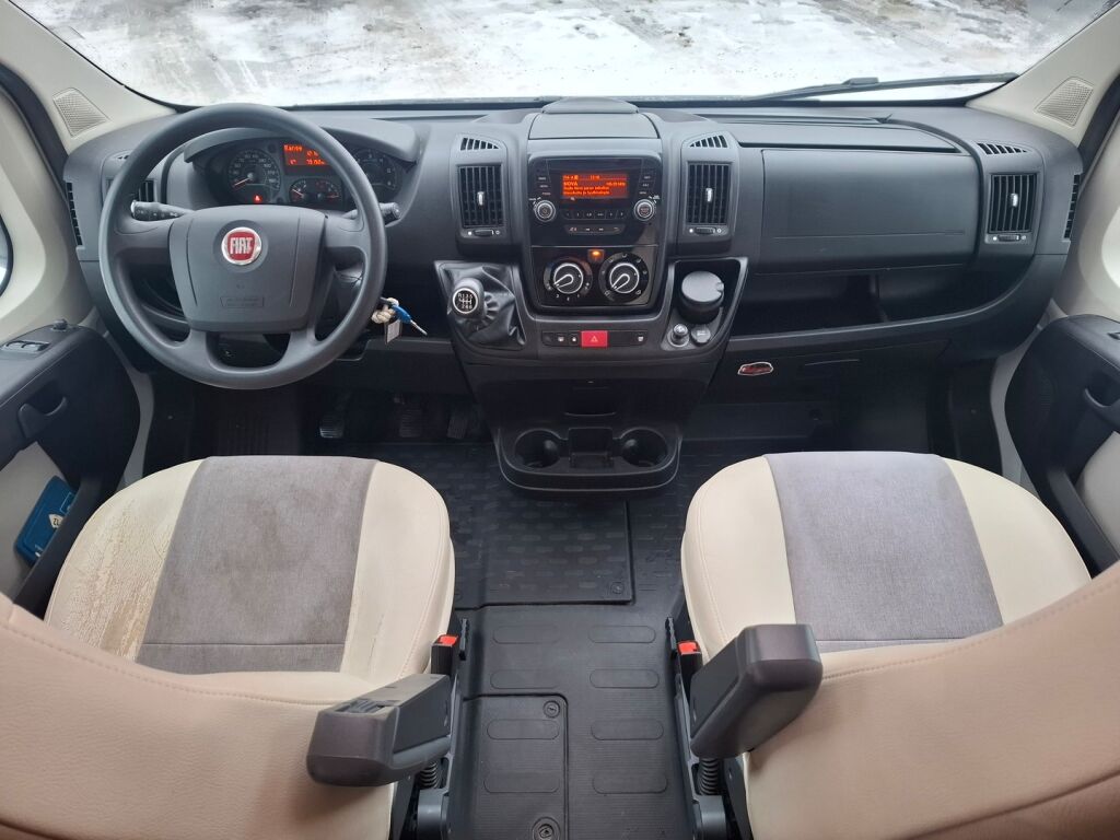 Eura mobil One 690 HB 2015 Valkoinen