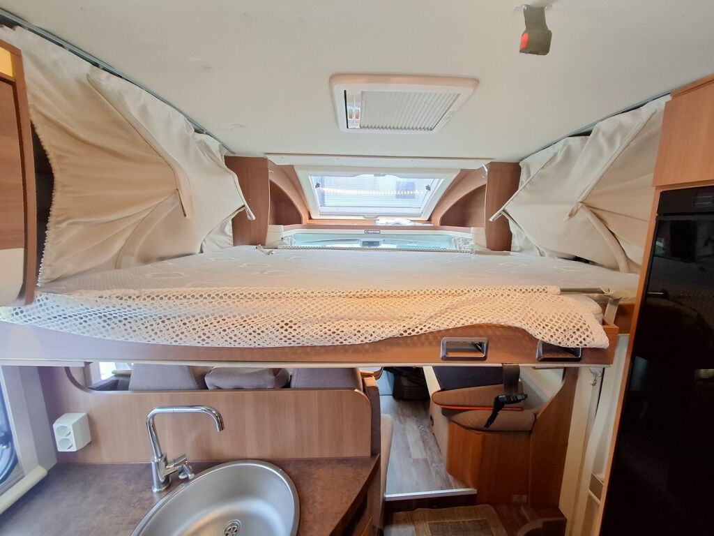 Eura mobil One 690 HB 2015 Valkoinen