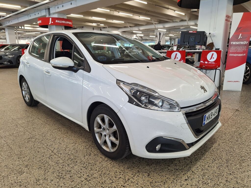 Peugeot 208 2016 Valkoinen