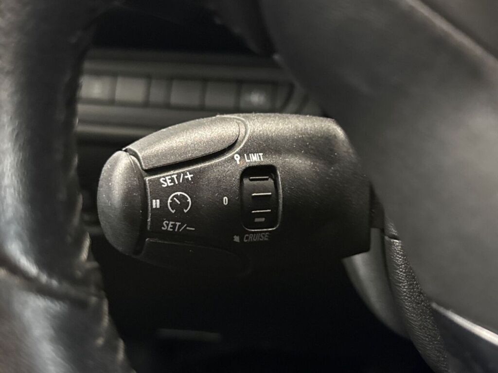 Peugeot 208 2016 Valkoinen