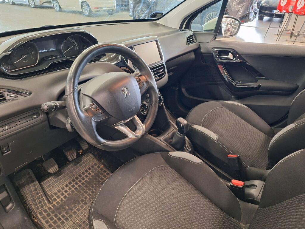 Peugeot 208 2016 Valkoinen