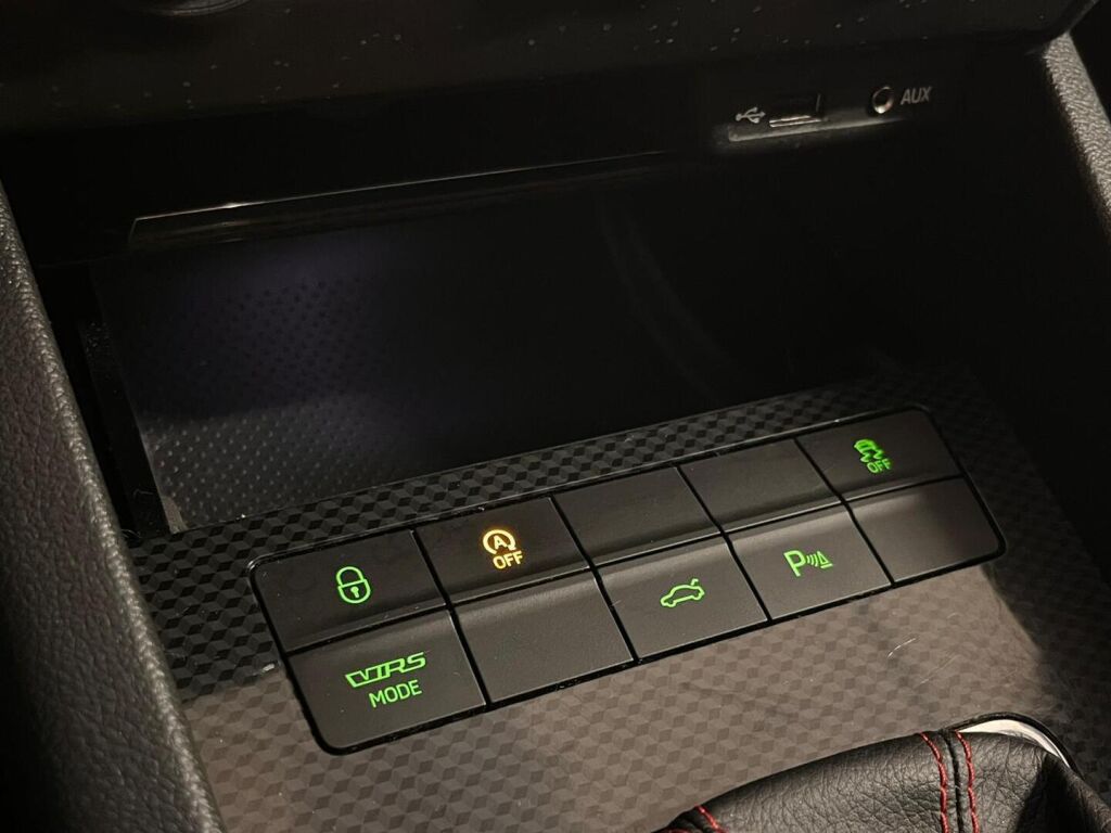 Skoda Octavia 2015 Sininen