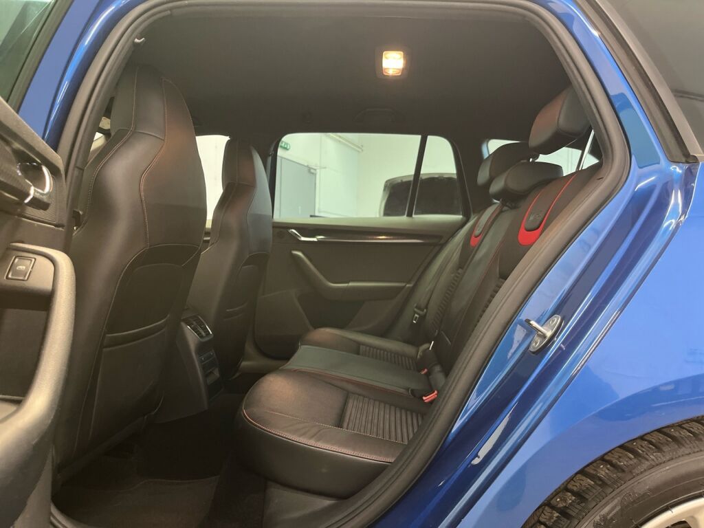 Skoda Octavia 2015 Sininen