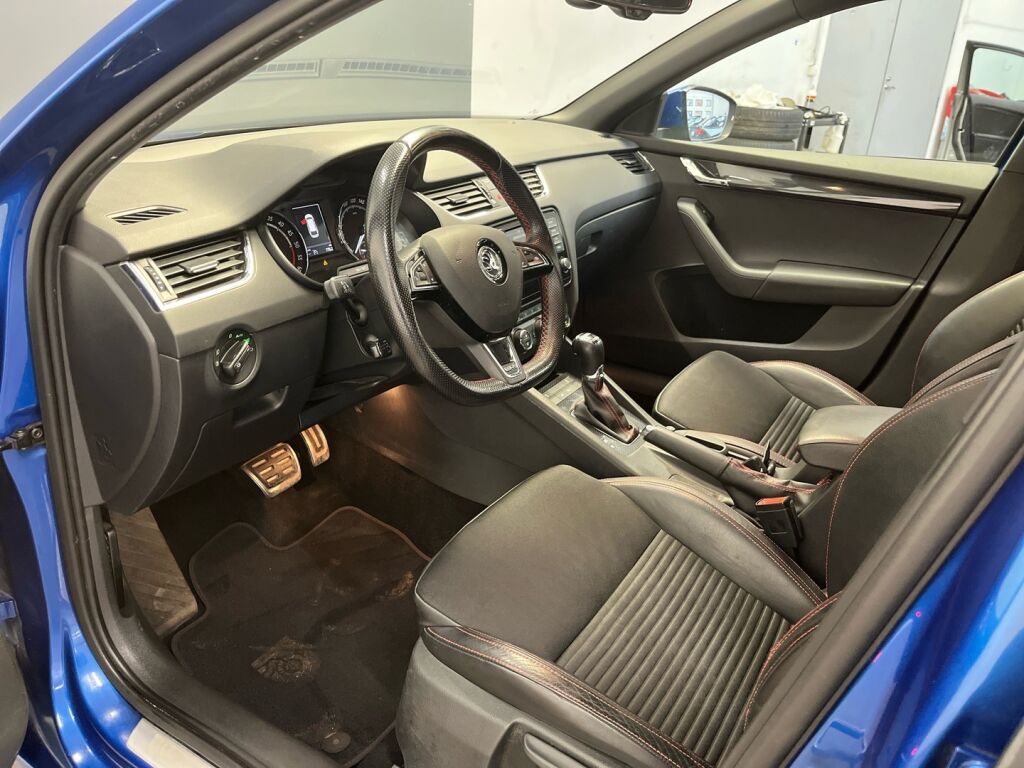 Skoda Octavia 2015 Sininen