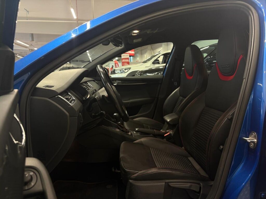 Skoda Octavia 2015 Sininen