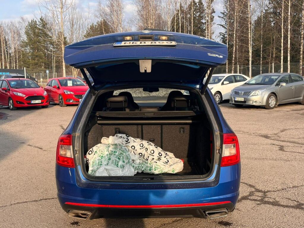 Skoda Octavia 2015 Sininen