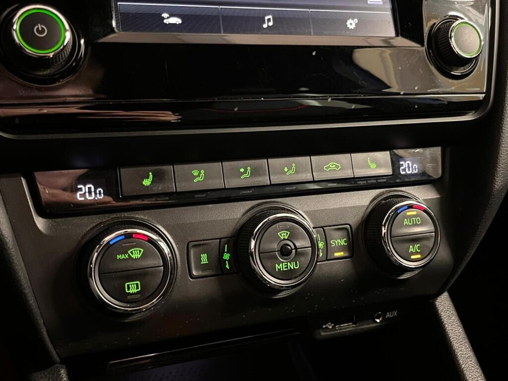 Skoda Octavia 2015 Sininen