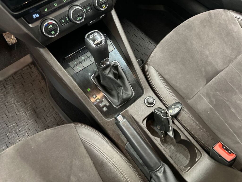 Skoda Octavia 2016 Ruskea (beige)