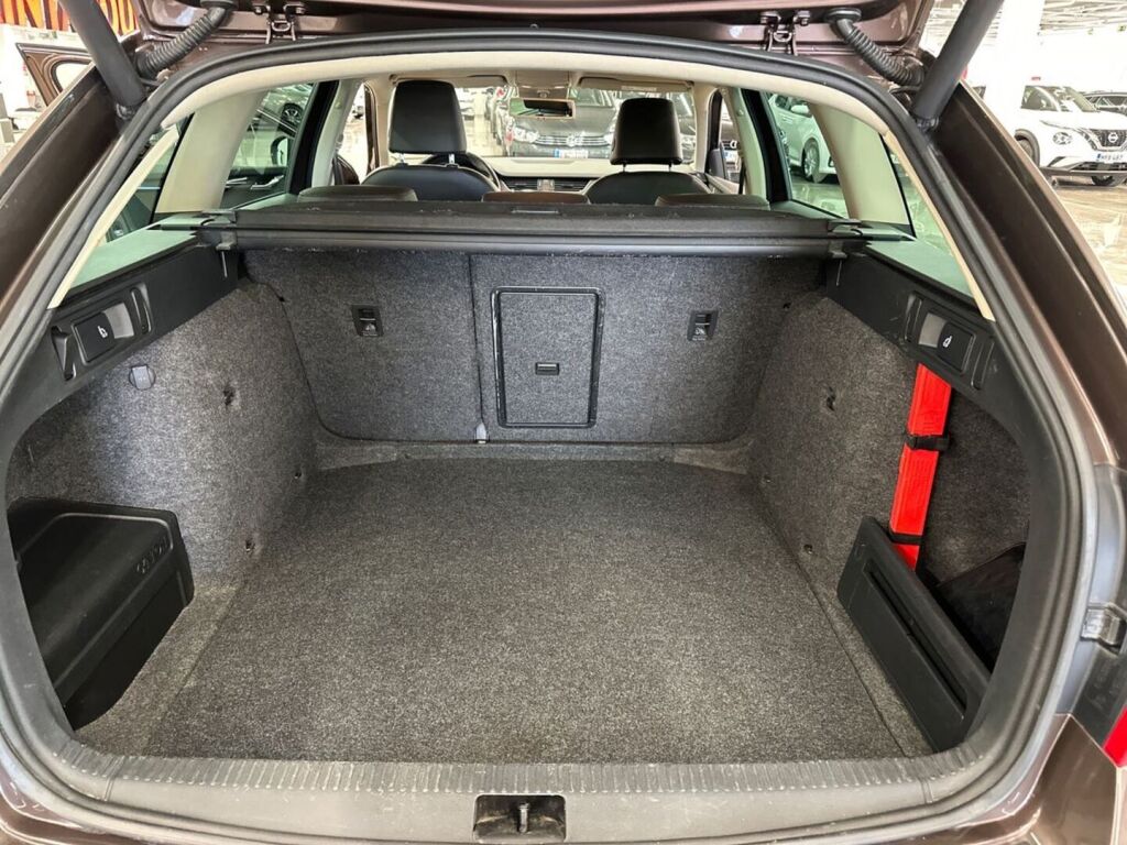 Skoda Octavia 2016 Ruskea (beige)