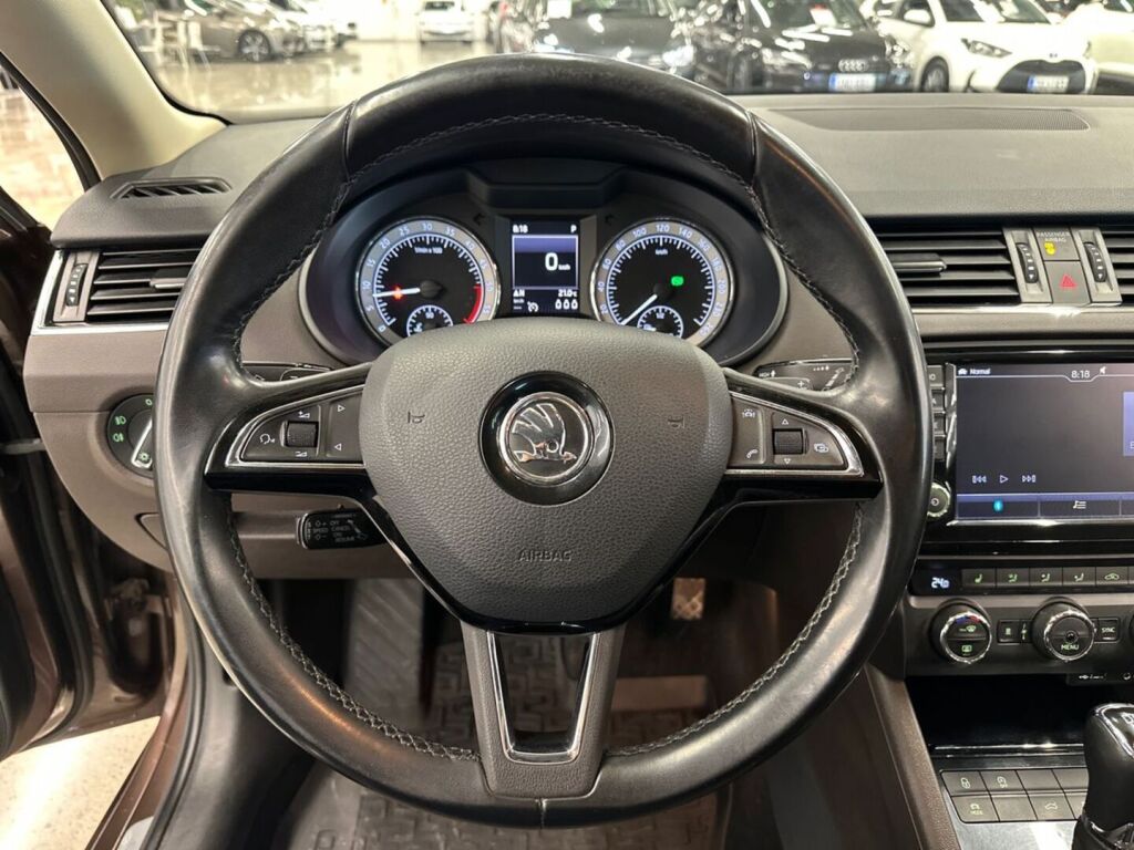 Skoda Octavia 2016 Ruskea (beige)