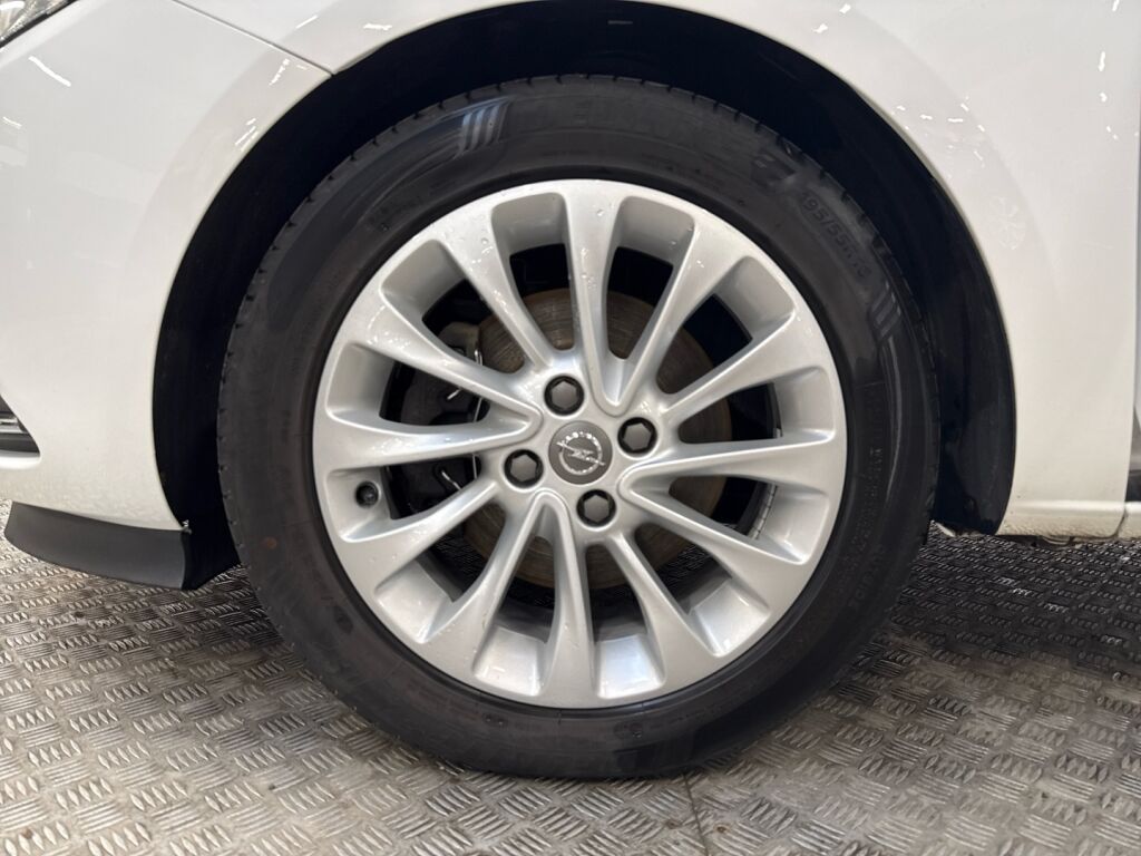 Opel Corsa 2016 Valkoinen