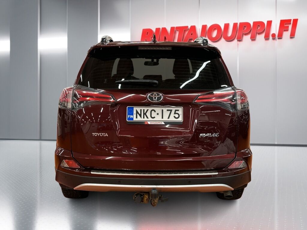 Toyota RAV4 2016 Punainen