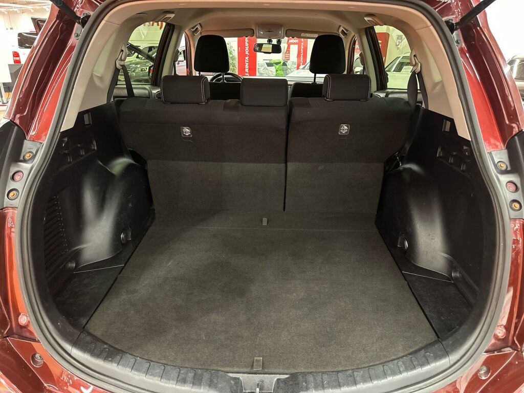 Toyota RAV4 2016 Punainen