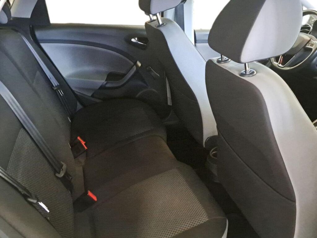 Seat Ibiza ST 2016 Harmaa
