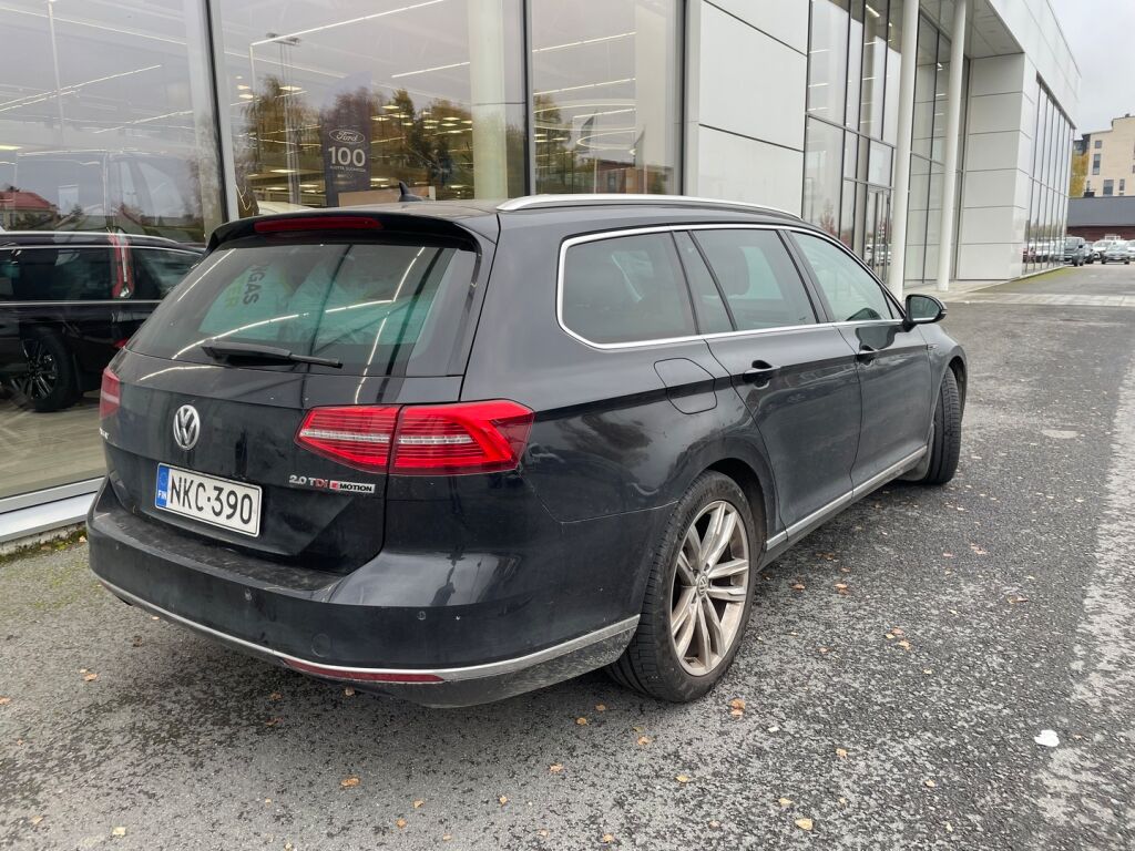 Volkswagen Passat 2017 Musta