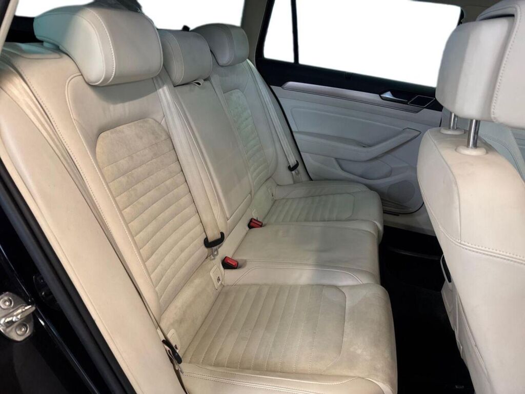 Volkswagen Passat 2017 Musta