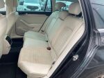 Volkswagen Passat 2017 Musta
