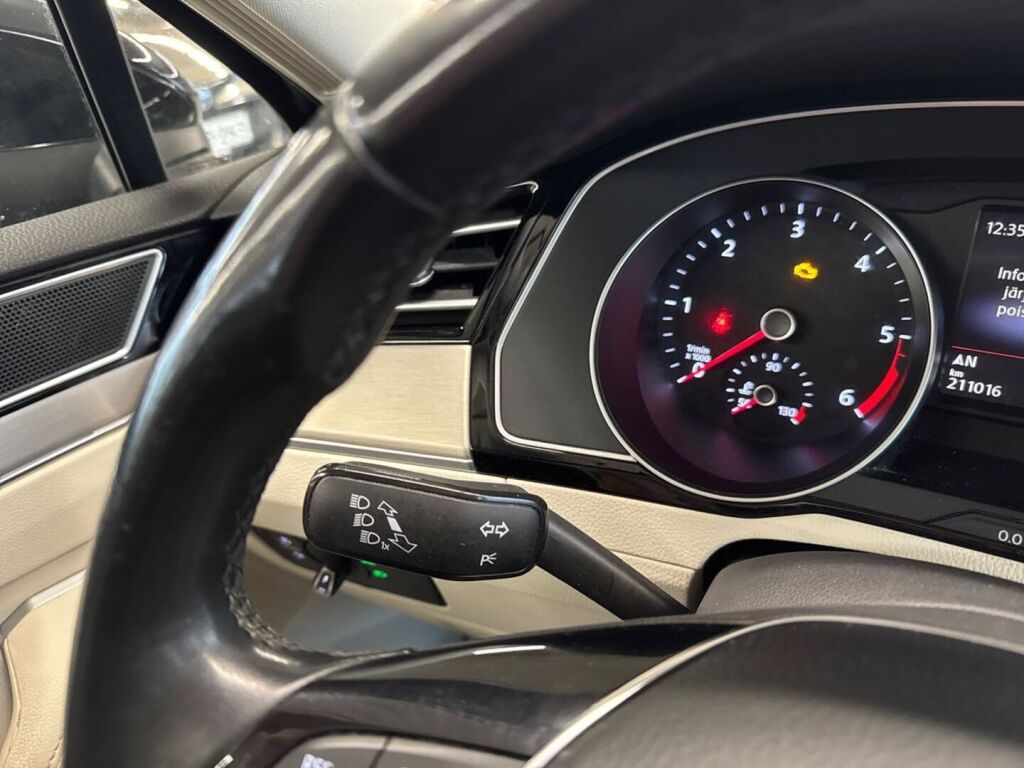 Volkswagen Passat 2017 Musta