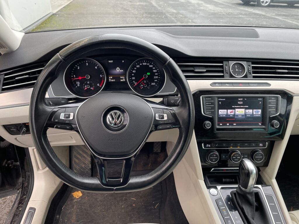 Volkswagen Passat 2017 Musta