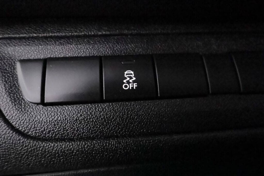 Peugeot 208 2016 Sininen