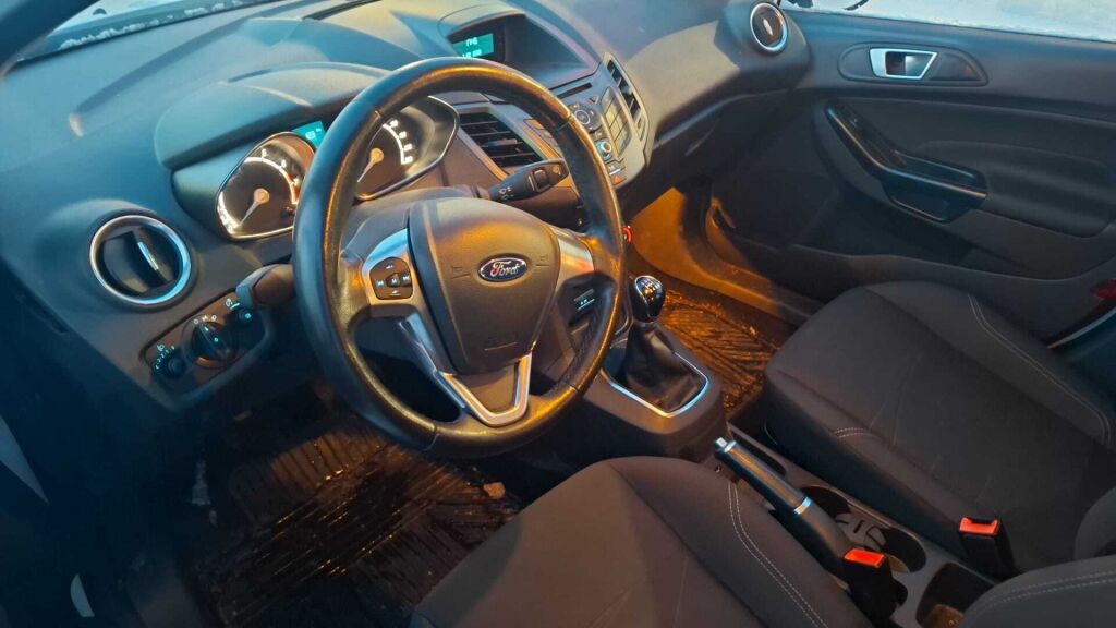 Ford Fiesta 2016 Valkoinen