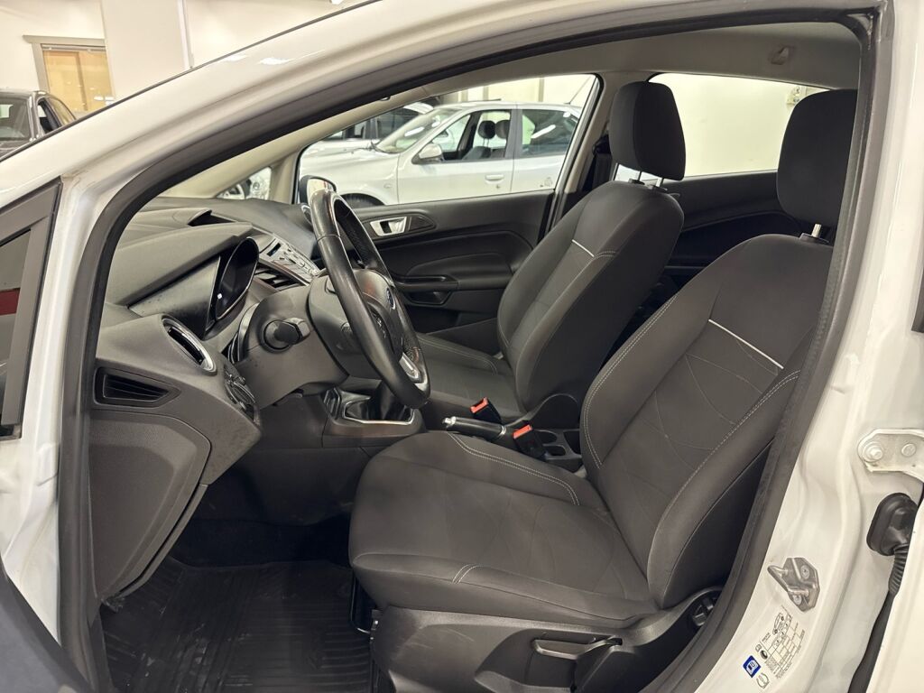Ford Fiesta 2016 Valkoinen