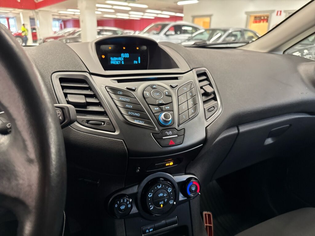 Ford Fiesta 2016 Valkoinen