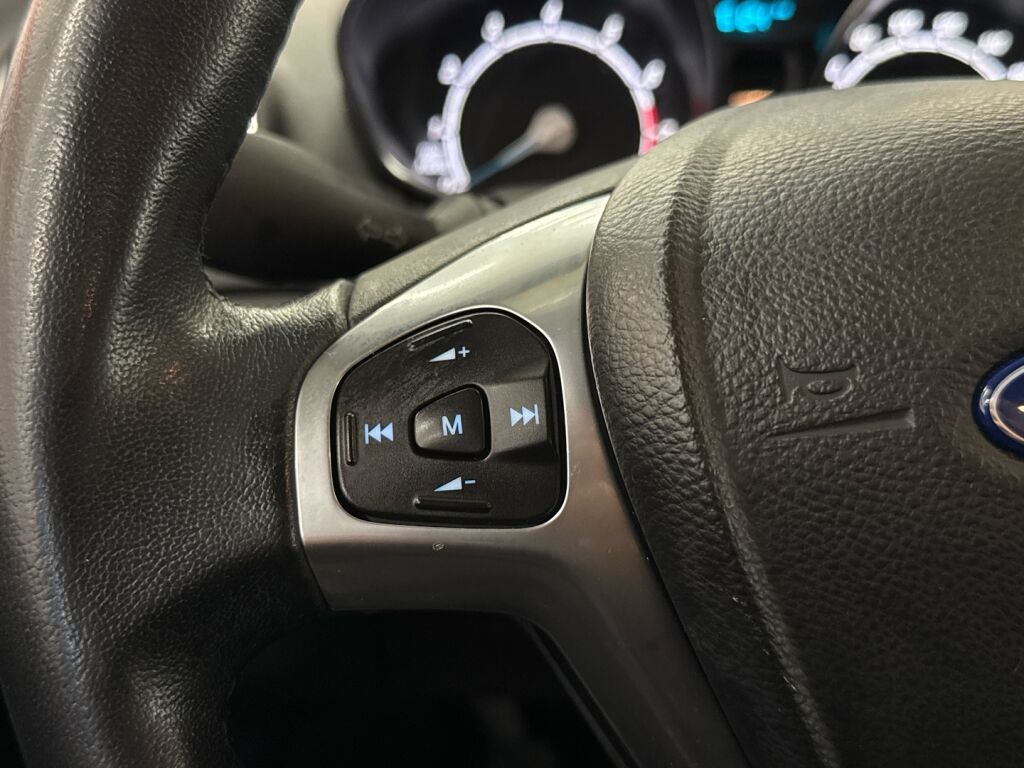 Ford Fiesta 2016 Valkoinen