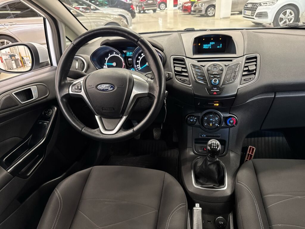 Ford Fiesta 2016 Valkoinen