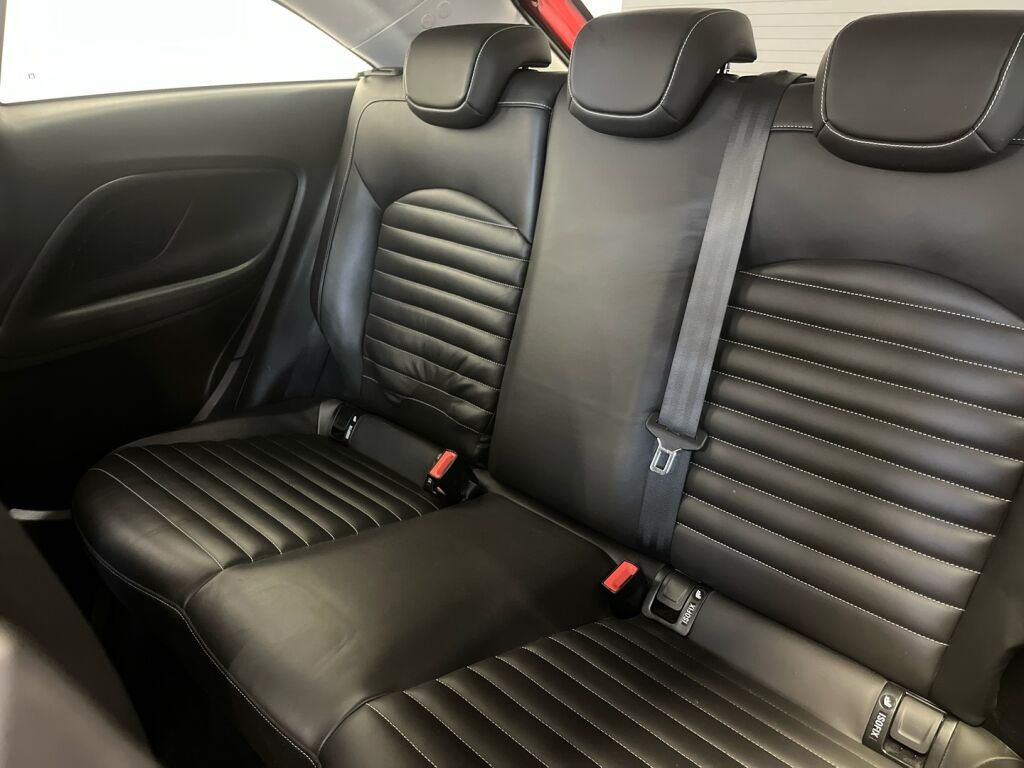 Opel Corsa 2016 Punainen