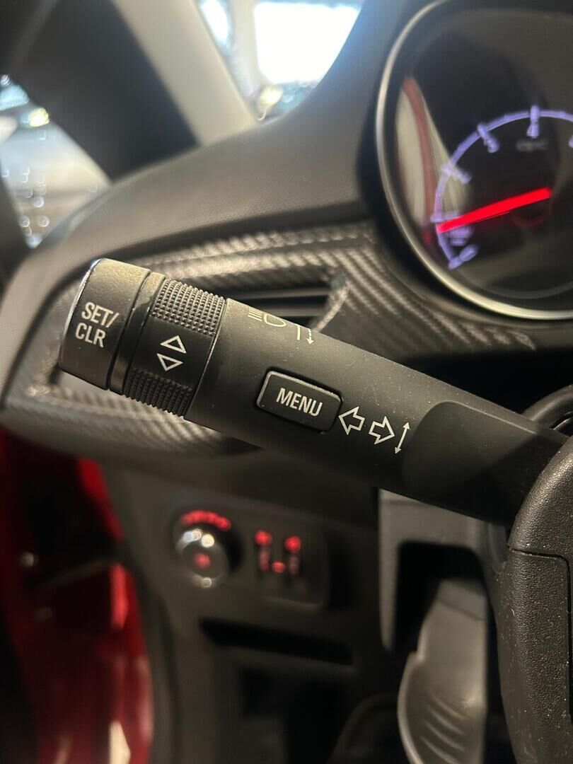 Opel Corsa 2016 Punainen