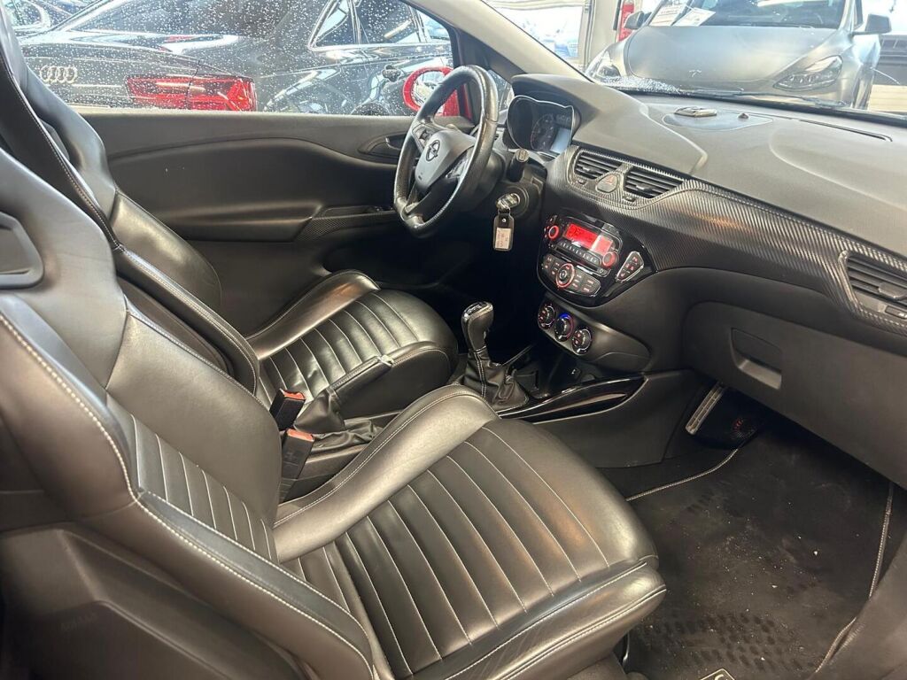 Opel Corsa 2016 Punainen