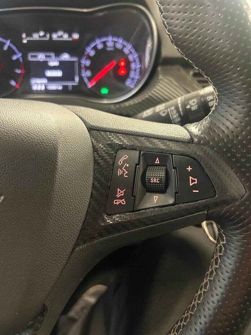 Opel Corsa 2016 Punainen