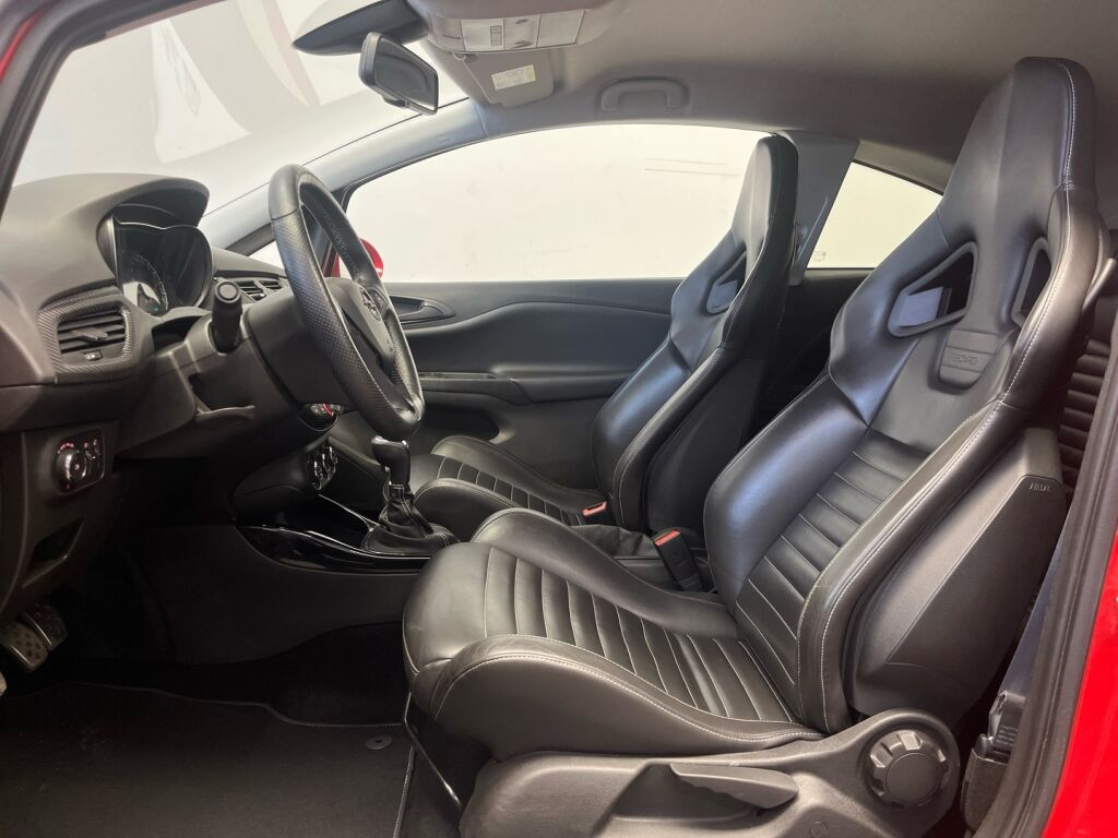 Opel Corsa 2016 Punainen