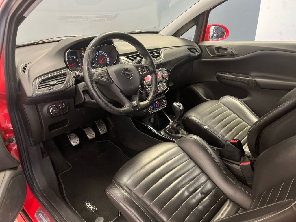 Opel Corsa 2016 Punainen