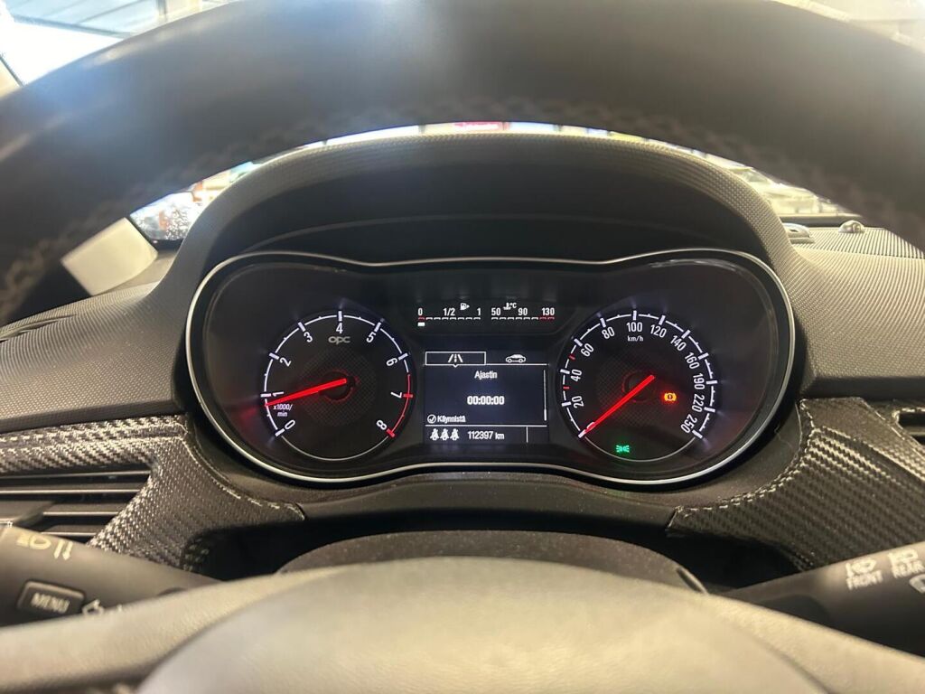 Opel Corsa 2016 Punainen