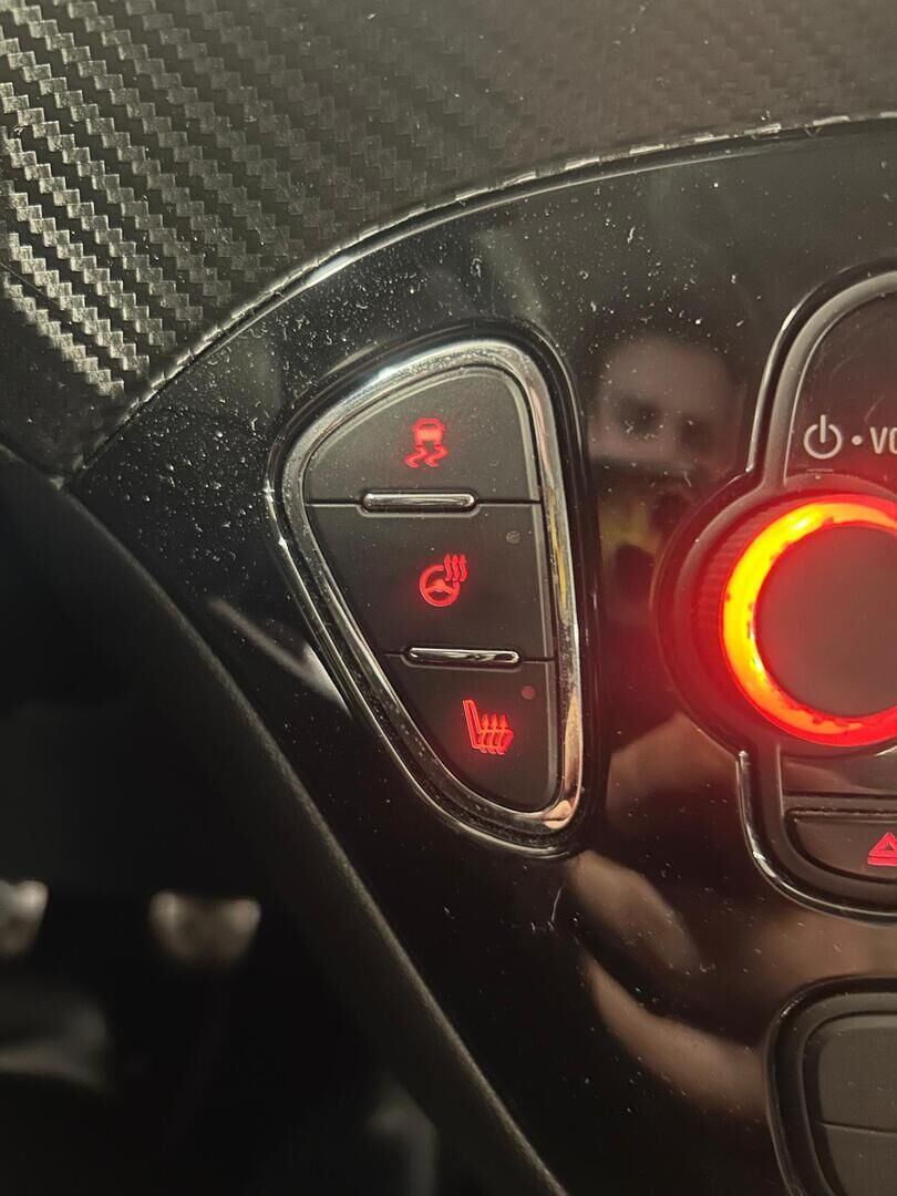 Opel Corsa 2016 Punainen