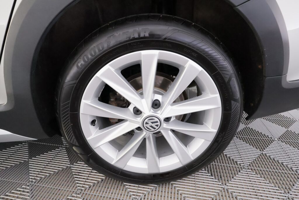 Volkswagen Golf 2016 Harmaa