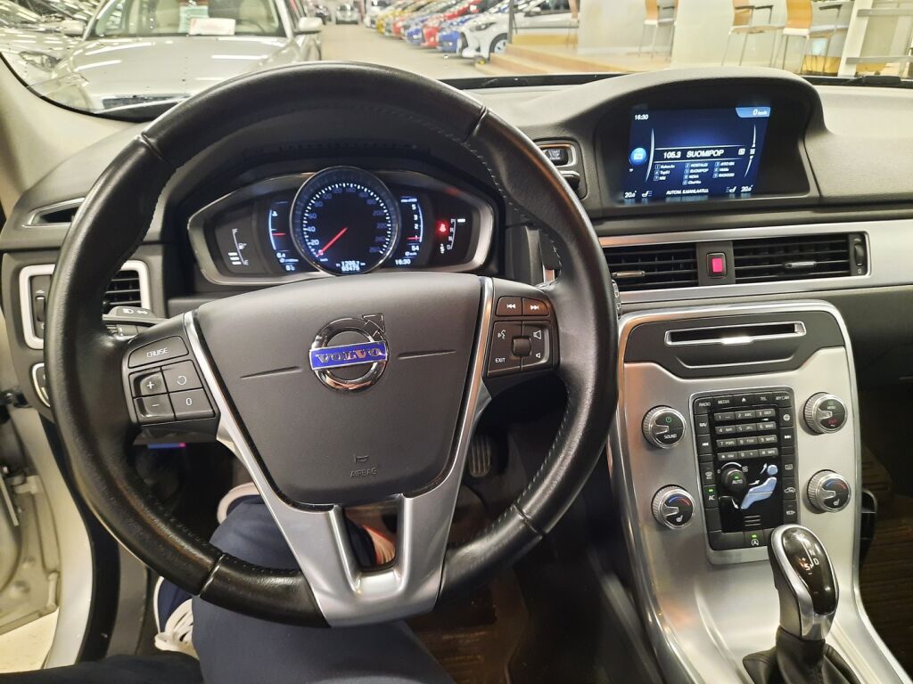 Volvo V70 2016 Harmaa